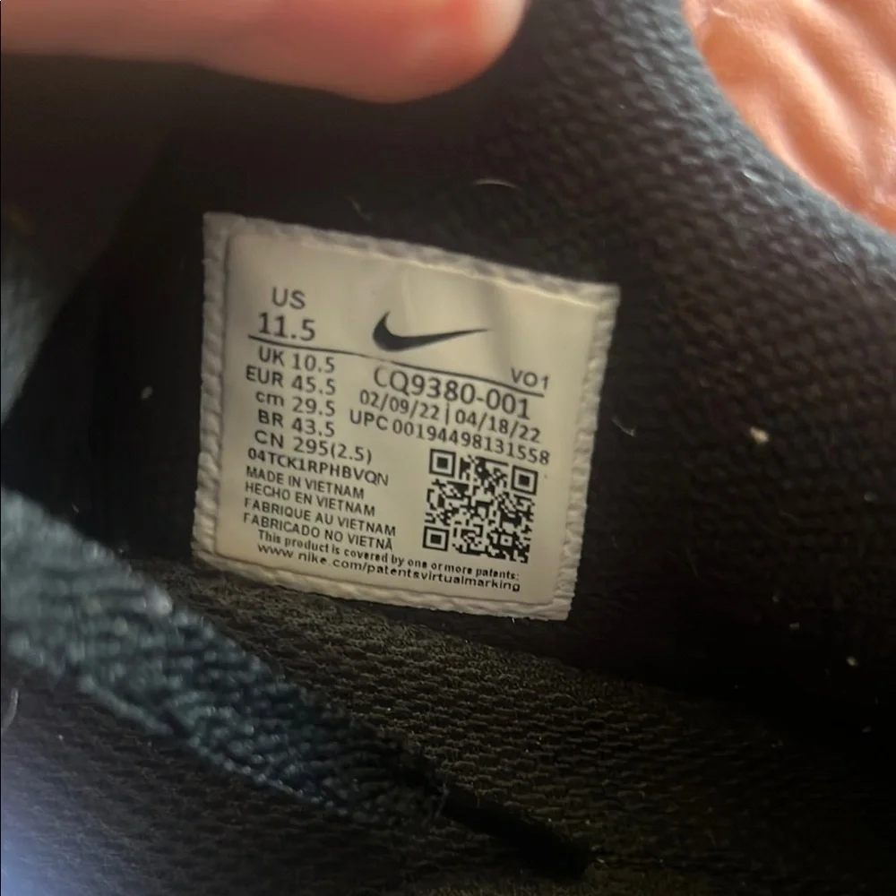 Nike LeBron Witness 5 basketball sneakers